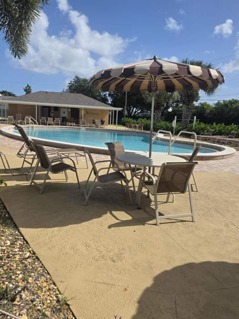 241 Southampton C, West Palm Beach FL - photo 16 of 18