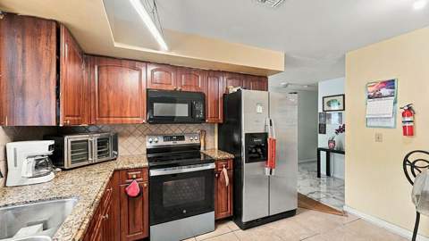1159 Wynnewood Drive, West Palm Beach FL - photo 7 of 26