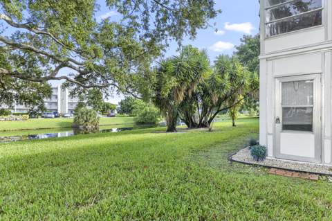 273 Newport Drive, Deerfield Beach FL - photo 24 of 35