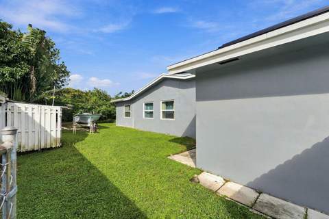 1159 Wynnewood Drive, West Palm Beach FL - photo 20 of 26