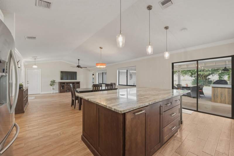 4 bedroom Single Family Residence at 14 Las Islas, Dos Lagos, Boynton Beach — photo 3