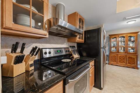 4661 NW 13th Avenue, Deerfield Beach FL - photo 10 of 20