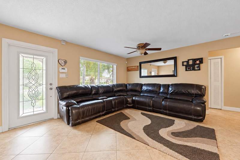 2 bedroom Single Family Residence at 4661 NW 13th Avenue, Crystal Lake 4th Sec, Deerfield Beach — photo 3
