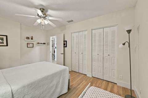10622 Greenbriar Court, Boca Raton FL - photo 15 of 54