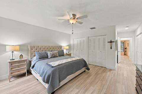 10622 Greenbriar Court, Boca Raton FL - photo 10 of 54