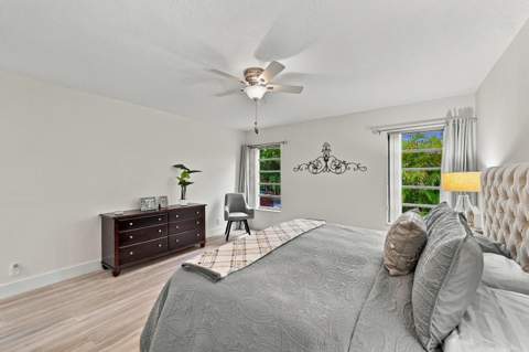 10622 Greenbriar Court, Boca Raton FL - photo 11 of 54