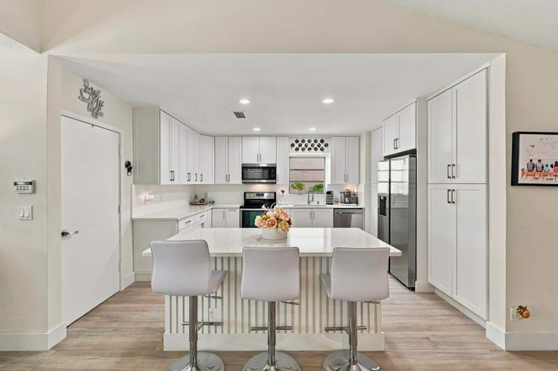 2 bedroom Single Family Residence at 10622 Greenbriar Court, Boca Chase Sec 2, Boca Raton — photo 3