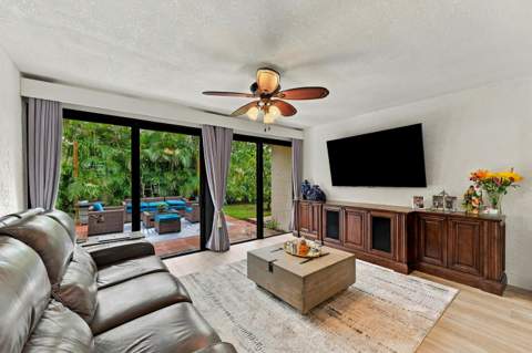 10622 Greenbriar Court, Boca Raton FL - photo 22 of 54