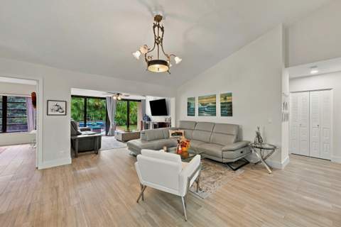 10622 Greenbriar Court, Boca Raton FL - photo 23 of 54