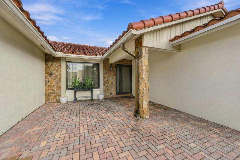 4 bedroom Single Family Residence at 331 NW 107th Avenue, Cypress Glen, Coral Springs — photo 5