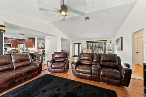 331 NW 107th Avenue, Coral Springs FL - photo 8 of 41