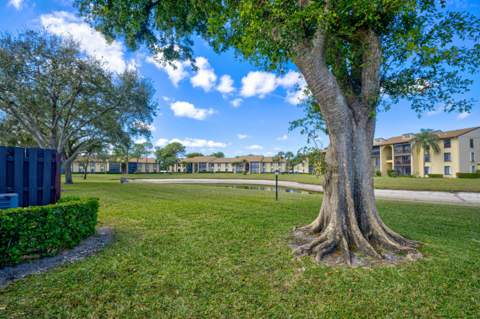 816 Sky Pine Way #E, Greenacres FL - photo 17 of 27