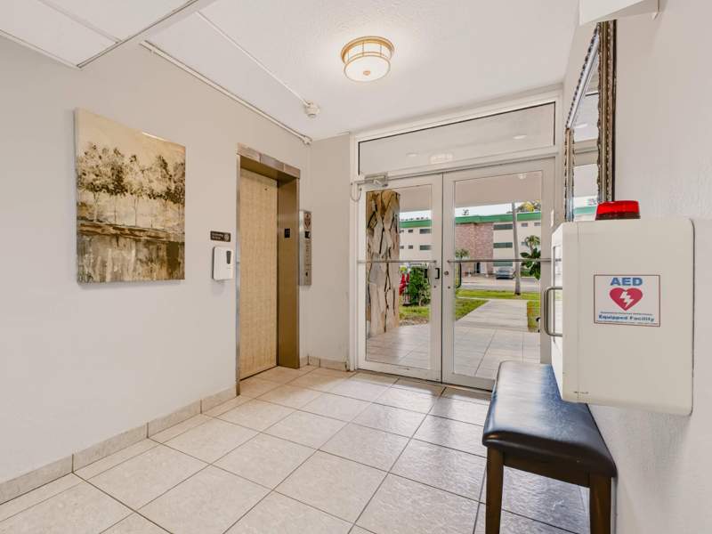 1 bedroom Condominium at 1425 Atlantic Shores Boulevard #307, Fairways Royale Condo, Hallandale Beach — photo 3