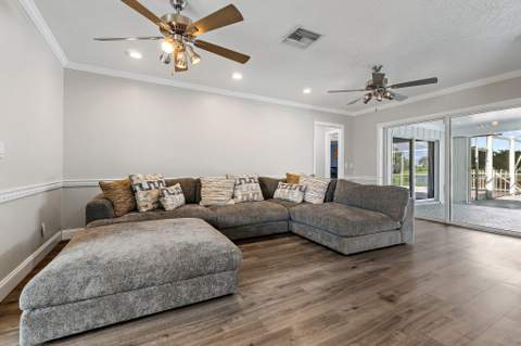 4837 Holly Drive, Palm Beach Gardens FL - photo 12 of 44