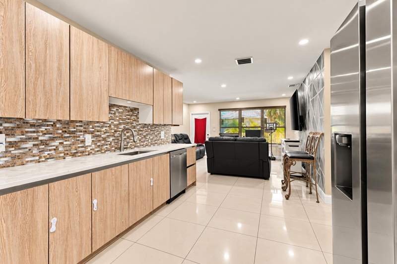 4 bedroom Single Family Residence at 1940 NW 1st Terrace, Kendall Green Sec, Pompano Beach — photo 4