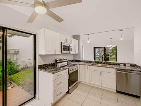10772 Bahama Palm Way #101, Boynton Beach FL - photo 13 of 54