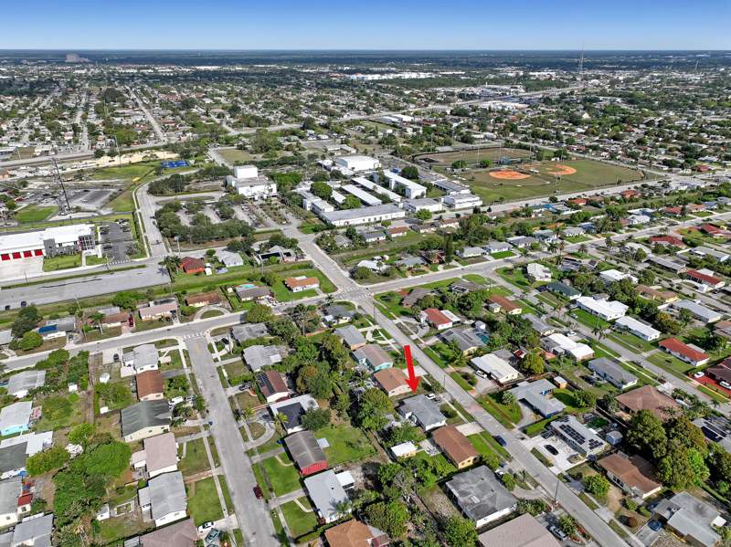 3 bedroom Single Family Residence at 507 W 29th Street, Park Manor 1, Riviera Beach — photo 4