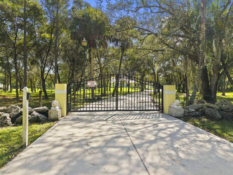4 bedroom Single Family Residence at 5002 SW Markel Street, Palm City Farms, Palm City — photo 3