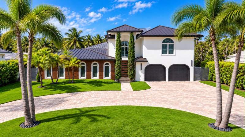4 bedroom Single Family Residence at 11 Castle Harbor Isle Drive, Bermuda-Riviera Sub Of GA, Fort Lauderdale — photo 2
