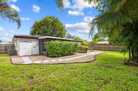 4031 NE 15th Avenue, Oakland Park FL - photo 23 of 26