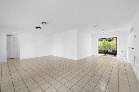 4031 NE 15th Avenue, Oakland Park FL - photo 6 of 26