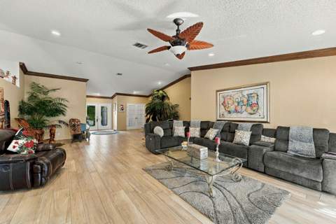 8291 Lake Cypress Road, Lake Worth FL - photo 6 of 34