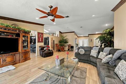 8291 Lake Cypress Road, Lake Worth FL - photo 7 of 34