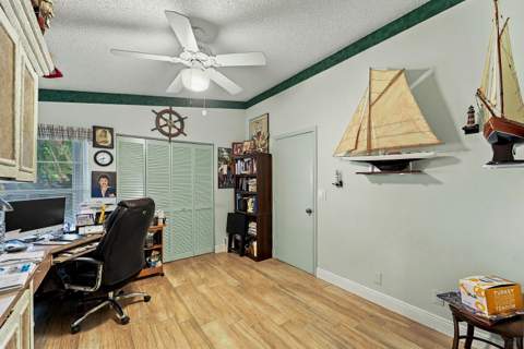 8291 Lake Cypress Road, Lake Worth FL - photo 14 of 34