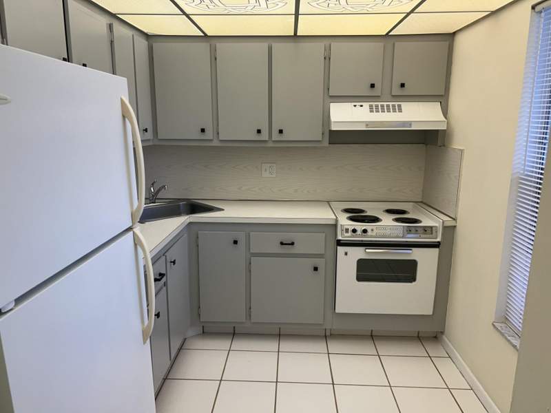 1 bedroom Condominium at 6000 NW 64th Avenue, Bermuda Club One Condo, Fort Lauderdale — photo 4