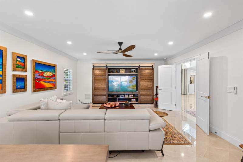 5 bedroom Single Family Residence at 1480 SW 21st Lane, Palm Beach Farms Co 10, Boca Raton — photo 4