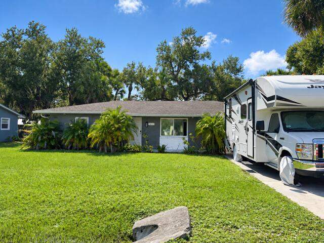 2 bedroom Single Family Residence at 7605 Deland Avenue, Lakewood Park Addition No 1, Fort Pierce — photo 3
