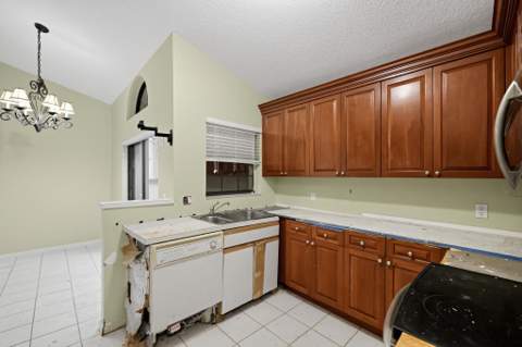 4330 Sherwood Forest Drive, Delray Beach FL - photo 17 of 34