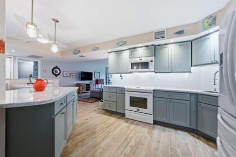 1 Harbourside Drive #1403, Delray Beach FL - photo 8 of 37