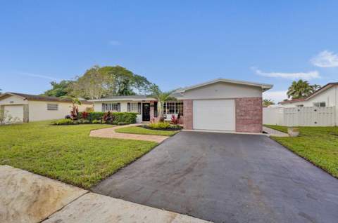 2000 NW 117th Terrace, Pembroke Pines FL - photo 15 of 89
