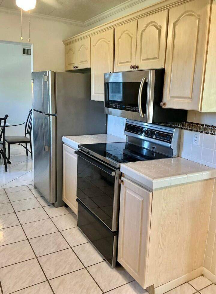 2 bedroom Condominium at 8000 Lagos De Campo Boulevard #204 - A, Canongate Condominium, Tamarac — photo 3