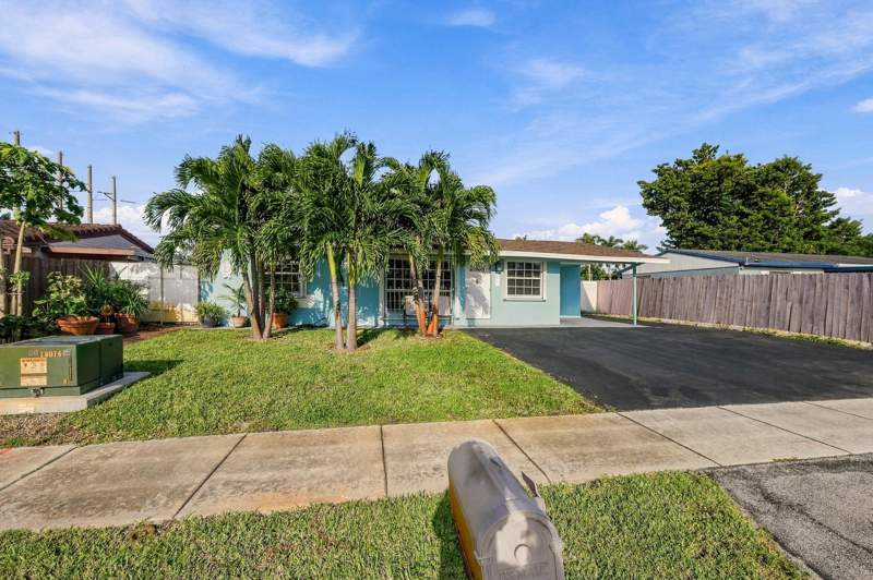 3 bedroom Single Family Residence at 1761 SW 50th Avenue, Broadview Park, Fort Lauderdale — photo 4