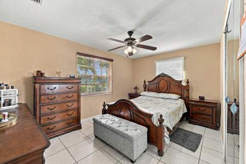 1761 SW 50th Avenue, Fort Lauderdale FL - photo 13 of 35