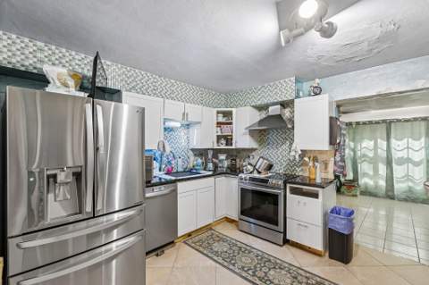 216 NE 26th Court, Pompano Beach FL - photo 8 of 44