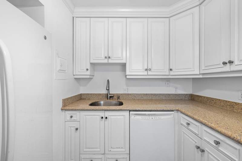 1 bedroom Condominium at 170 N Ocean Boulevard #411, Ocean Towers North Condo, Palm Beach — photo 4