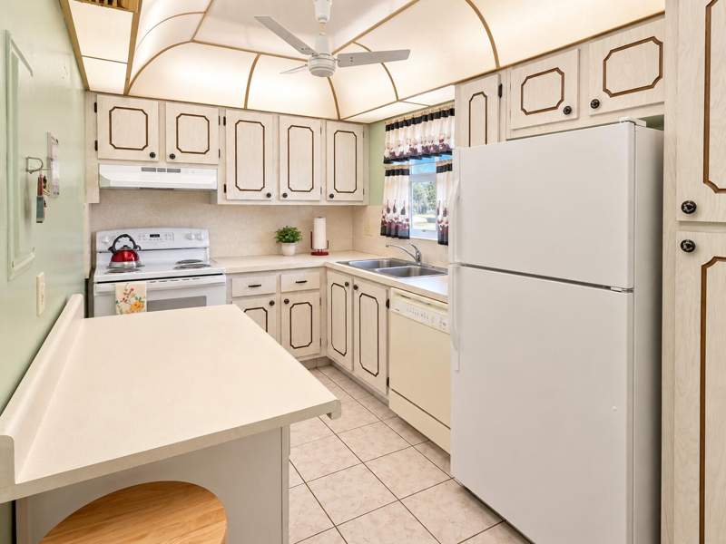 2 bedroom Condominium at 235 Golden River Drive, Golden Lakes Village Condo 12-C, West Palm Beach — photo 5