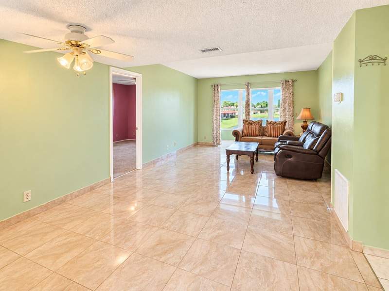 2 bedroom Condominium at 235 Golden River Drive, Golden Lakes Village Condo 12-C, West Palm Beach — photo 3