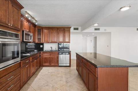 8791 Holly Court #103, Tamarac FL - photo 8 of 26
