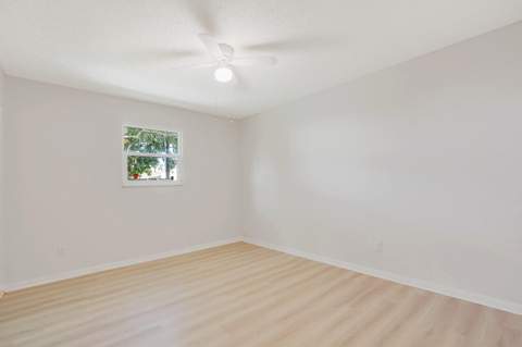 5806 SE Wilsie Drive, Stuart FL - photo 11 of 37