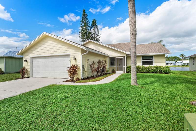 3 bedroom Single Family Residence at 4141 SE Peppertree Street, Parkwood, Stuart — photo 2