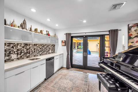 729 NE 19th Avenue, Fort Lauderdale FL - photo 6 of 45