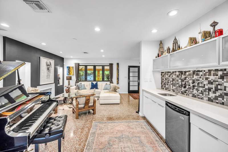 4 bedroom Single Family Residence at 729 NE 19th Avenue, Victoria Highlands Amd Plat, Fort Lauderdale — photo 4