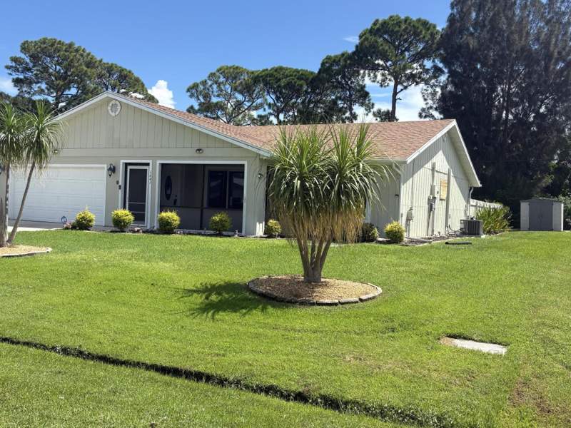 4 bedroom Single Family Residence at 1641 SE Clearmont Street #N/A, Port St Lucie Section 10, Port St. Lucie — photo 2