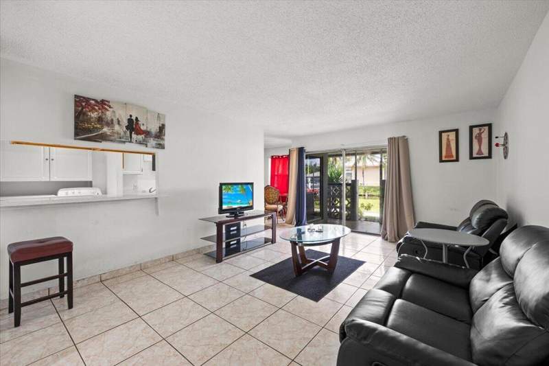 2 bedroom Condominium at 2075 NW 46th Avenue #I102, Newport, Lauderhill — photo 2