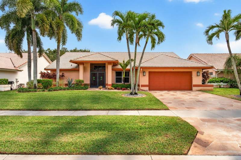 4 bedroom Single Family Residence at 6417 Blue Bay Circle, Lakeview Estates Ph 3, 4 And 5, Lake Worth — photo 3