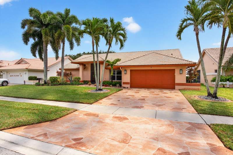 4 bedroom Single Family Residence at 6417 Blue Bay Circle, Lakeview Estates Ph 3, 4 And 5, Lake Worth — photo 4
